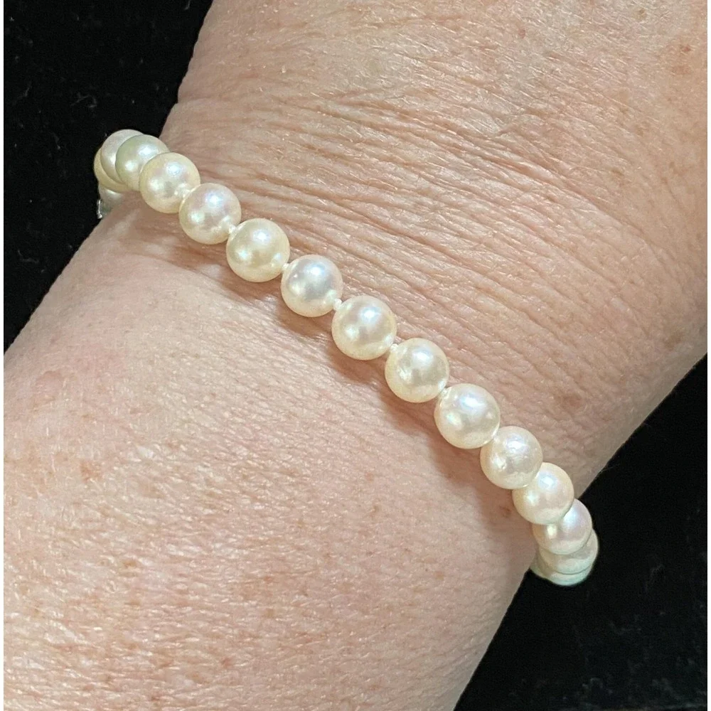 Genuine Cultured Pearl Bracelet W/ Sterling Silver Flower Clasp 7.5